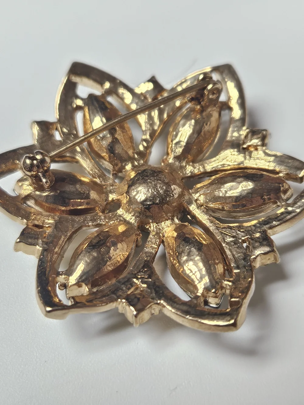 Gold-Tone Olive / Peridot Green Crystal Floral Brooch Pin